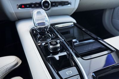 Volvo V90 T8 AWD Plug-In Hybrid Plus Dark aut
