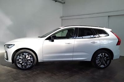 Volvo XC60 B5 B AWD Ultra Dark