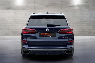 BMW X5 M50i