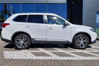 Mitsubishi Outlander 2.0 Intense 4WD CVT