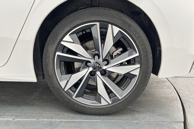 Peugeot 308 Active Pack 1.6 Hybrid e-EAT8