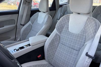 Volvo XC60 B4 B Essential Core