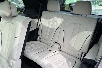 BMW X7 M60i xDrive mHEV sport-aut