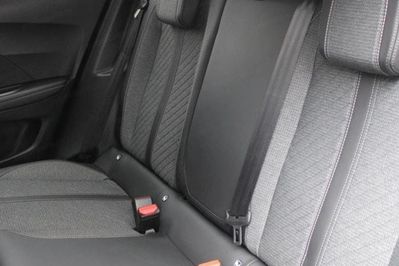 Peugeot 2008 1.2 PureTech Allure EAT8