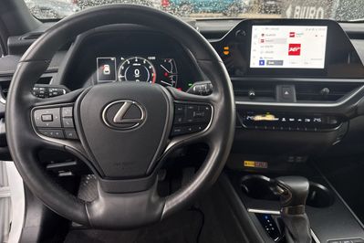 Lexus UX 200 Business