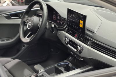 Audi A4 35 TFSI mHEV S Line S tronic