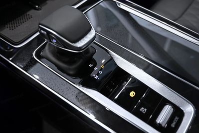 Hongqi HS5 2.0T AWD