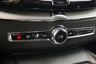 Volvo XC60 T6 Plug-In Hybrid AWD Ultra Dark aut