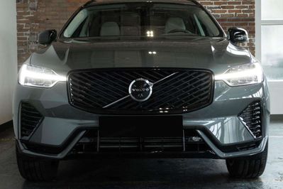 Volvo XC60 B5 AWD Ultra Dark