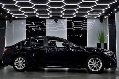 BMW Seria 3 318i Advantage aut