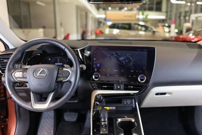 Lexus NX 450h+ Omotenashi AWD