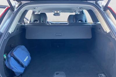 Volvo XC60 B5 B AWD Plus Dark aut