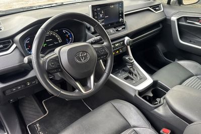 Toyota RAV4 Black Edition by JBL 2.5 Hybrid