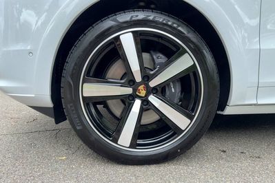 Porsche Cayenne E-Hybrid Black Edition