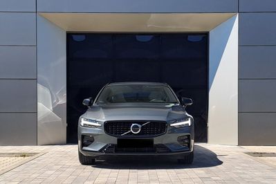 Volvo V60 B4 Ultra Dark