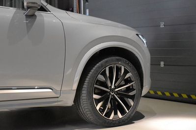 Volvo XC90 B5 AWD Plus Bright