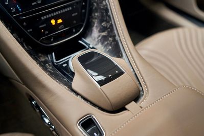 Aston Martin DB11 V8