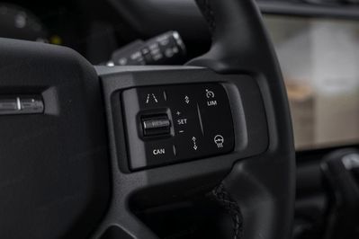 Land Rover Defender 110 3.0 D300 mHEV X-Dynamic HSE