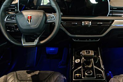 Hongqi HS5 2.0T AWD