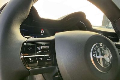 Alfa Romeo Junior 1.2 Ibrida Ti