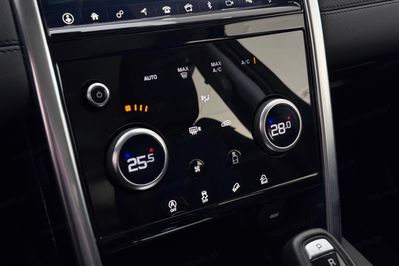 Land Rover Discovery Sport D180 AWD