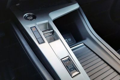 Peugeot 408 Allure e-DCS 1.2 mHEV