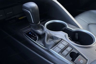 Toyota Camry 2.5 Hybrid Executive Cvt