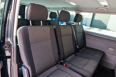 Volkswagen Caravelle T6.1 L2H1 AT