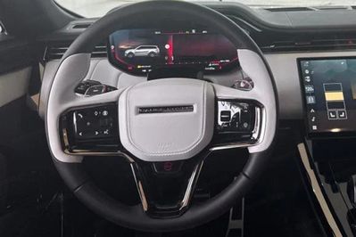 Land Rover Range Rover Sport 4.4 V8 P635 SV