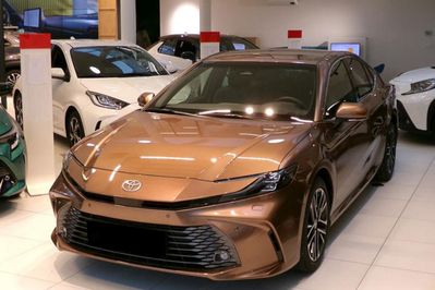 Toyota Camry Prestige 2.5 Hybrid Dynamic Force