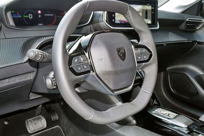 Peugeot 208 Allure e-DCS6  1.2 mHEV