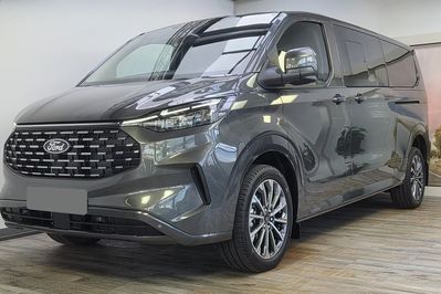 Ford Tourneo Custom 320 L2 Titanium A8