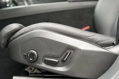 Volvo XC60 B4 D AWD Plus Dark aut