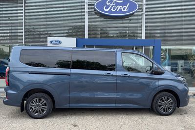 Ford Transit Custom Kombi M1 320 L2H1 Limited A8