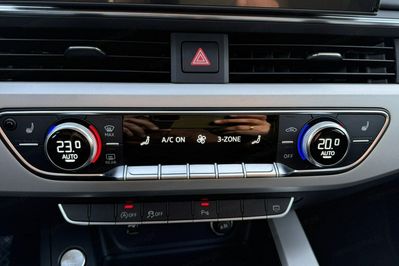 Audi A4 35 TFSI mHEV S Line S tronic