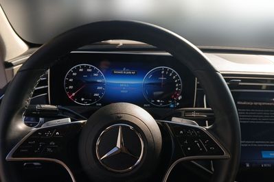 Mercedes Klasa E 300 e Avantgarde