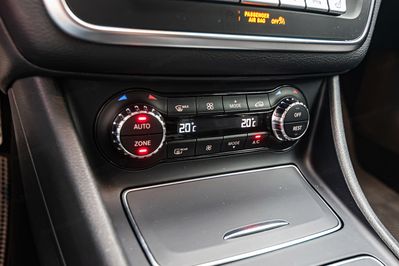 Mercedes GLA 200 7G-DCT