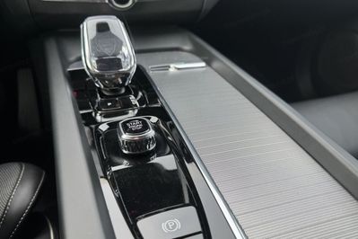 Volvo XC60 T6 Plug-In Hybrid AWD Ultra Dark aut