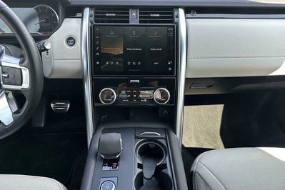 Land Rover Discovery V 2.0 P300 R-Dynamic SE