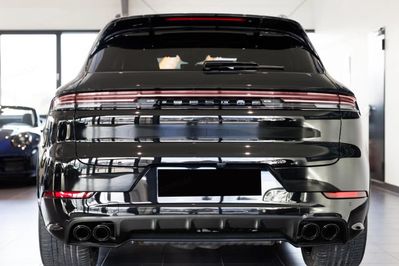 Porsche Cayenne E-Hybrid Black Edition