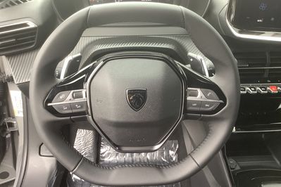 Peugeot 2008 ALLURE 1.2 mHEV e-DCS6