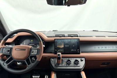 Land Rover Defender 110 P635 V8 OCTA