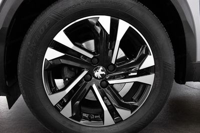 Peugeot 2008 1.2 Puretech Allure S&S EAT8