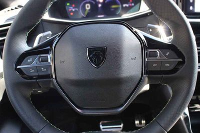 Peugeot 208 GT e-DCS6 1.2 mHEV