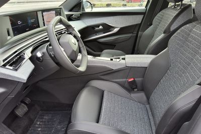 Peugeot 3008 ALLURE 1.2 mHEV e-DCS6