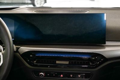 BMW Seria 3 330i xDrive M Sport