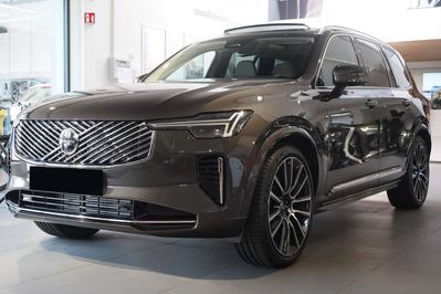 Volvo XC90 B5 AWD Ultra Bright