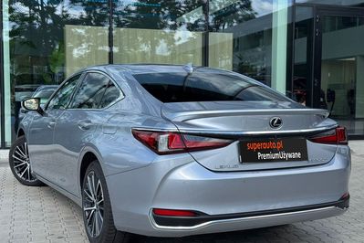 Lexus ES 300h Business Edition