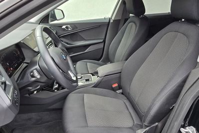 BMW Seria 2 218i Advantage aut