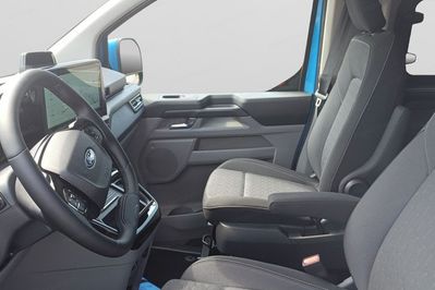 Ford Transit Custom Kombi M1 320 L2H1 Limited A8